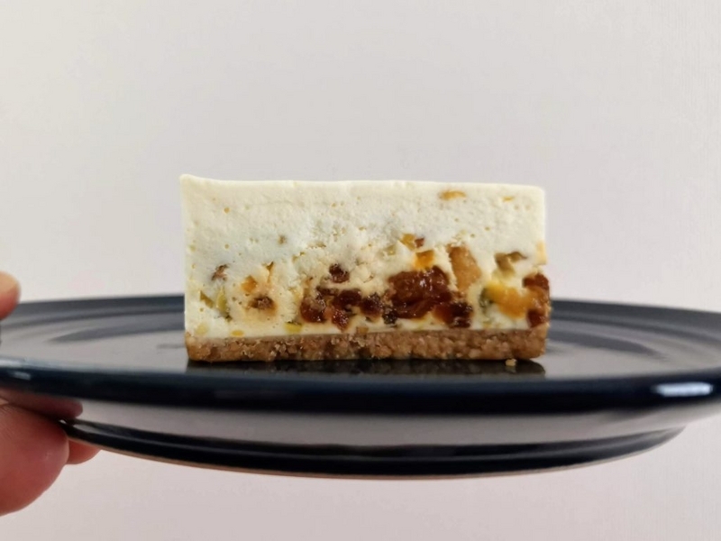 コガネイチーズケーキ ドライフルーツのレアチーズケーキ (1)