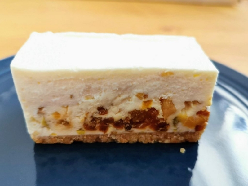 コガネイチーズケーキ ドライフルーツのレアチーズケーキ (6)