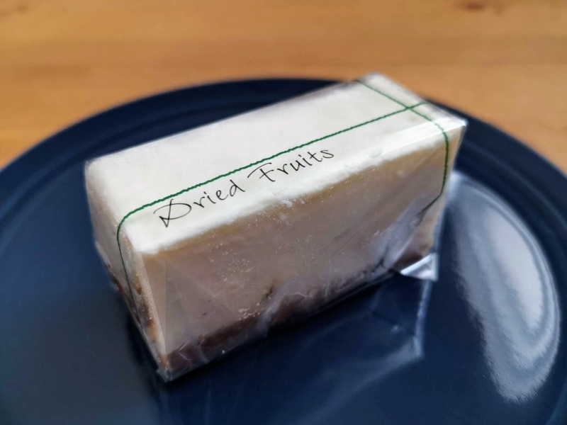 コガネイチーズケーキ ドライフルーツのレアチーズケーキ (4)