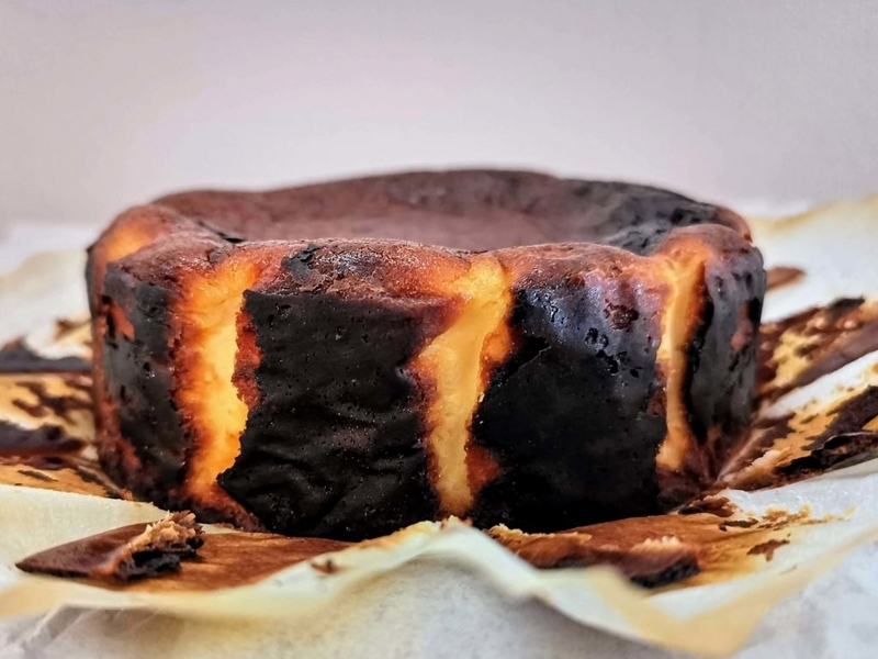 カオリーヌ菓子 バスクのチーズケーキ (13)