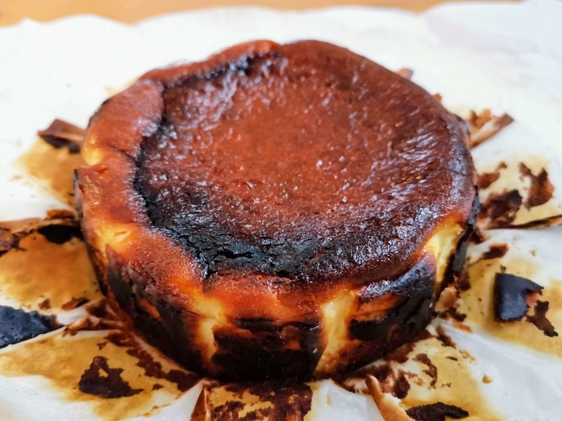 カオリーヌ菓子 バスクのチーズケーキ (12)